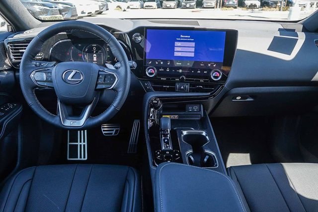 2026 Lexus NX 350h F-Sport - Photo 16