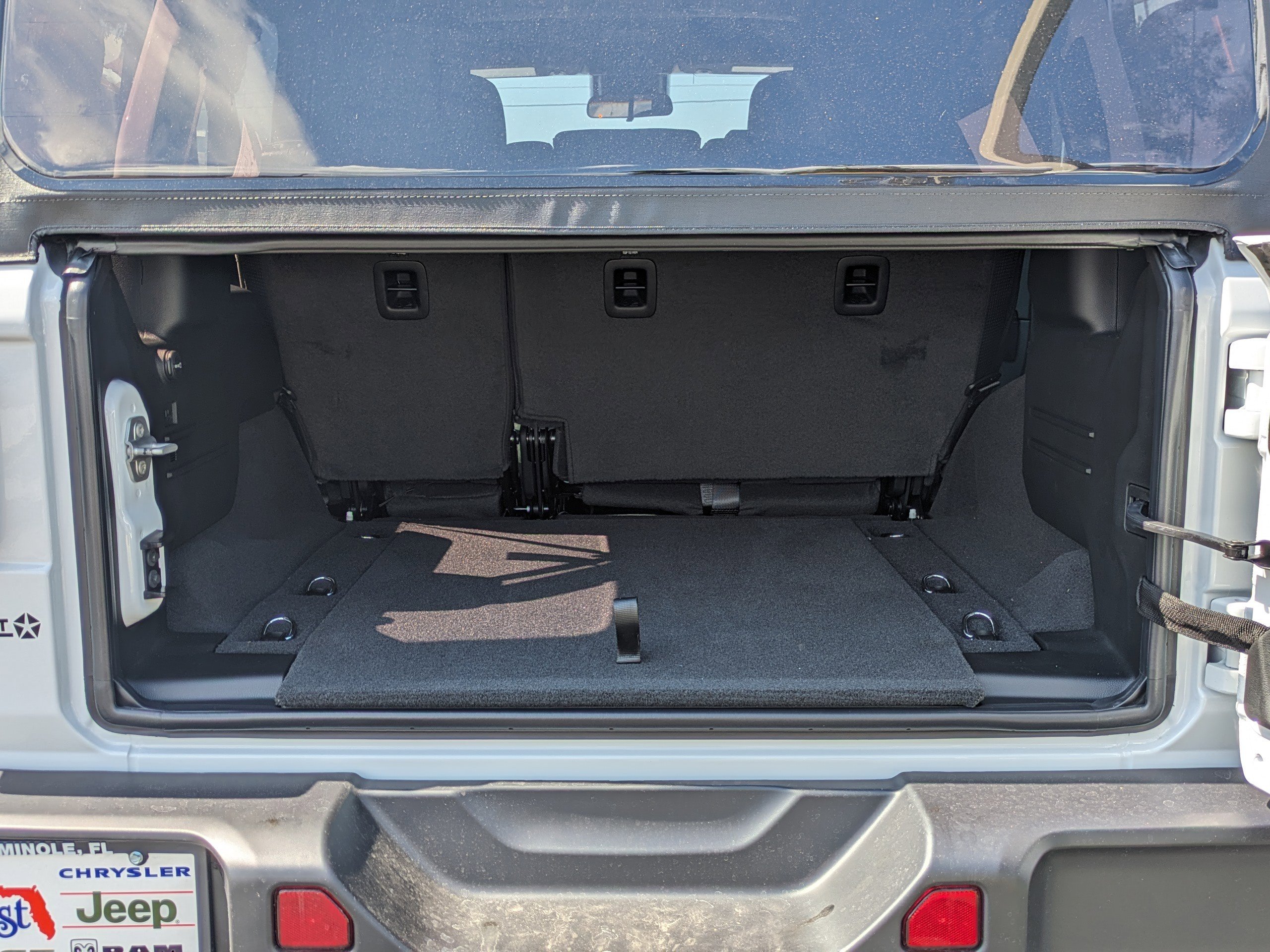 2025 Jeep Wrangler 4-Door Sahara - Photo 12