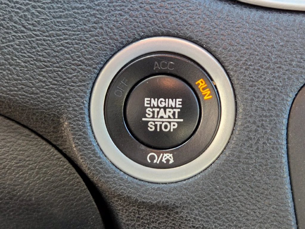 Used 2022 White Dodge SXT image 32
