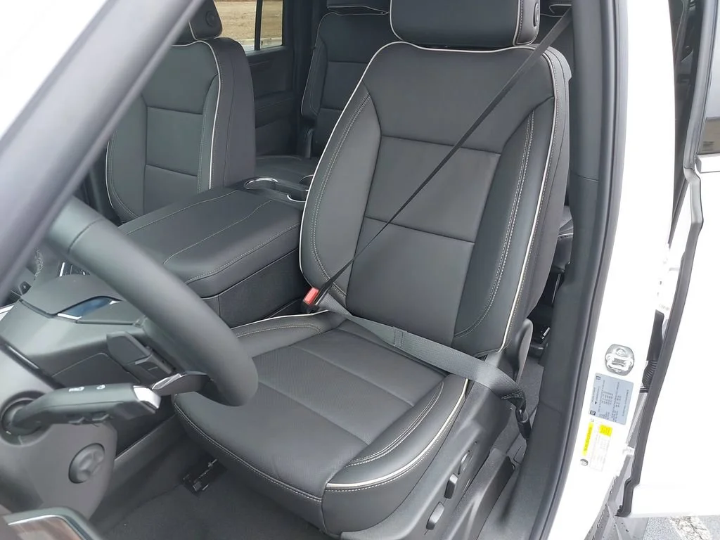 2025 Chevrolet Suburban Premier - Photo 15