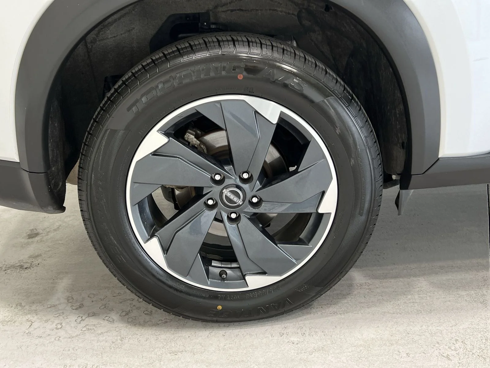Used 2025 Silver Nissan SV image 10