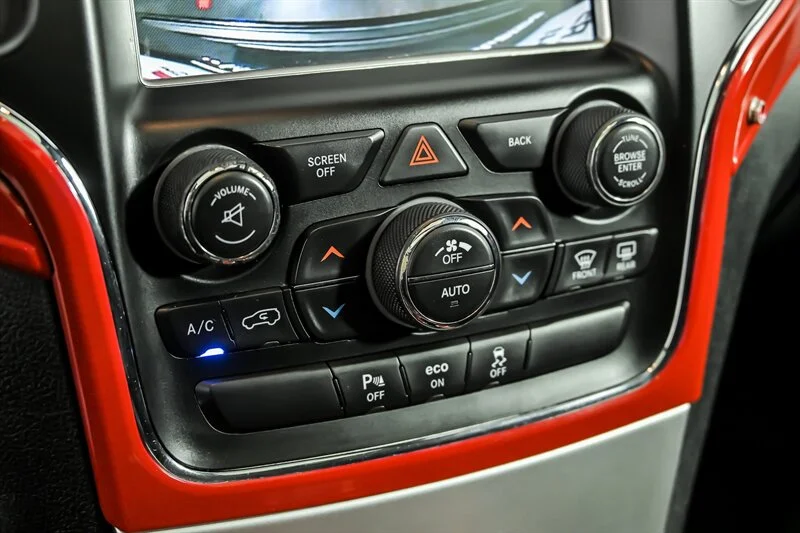 Used 2016 Brilliant Black Crystal Pearl Coat Jeep SRT image 28