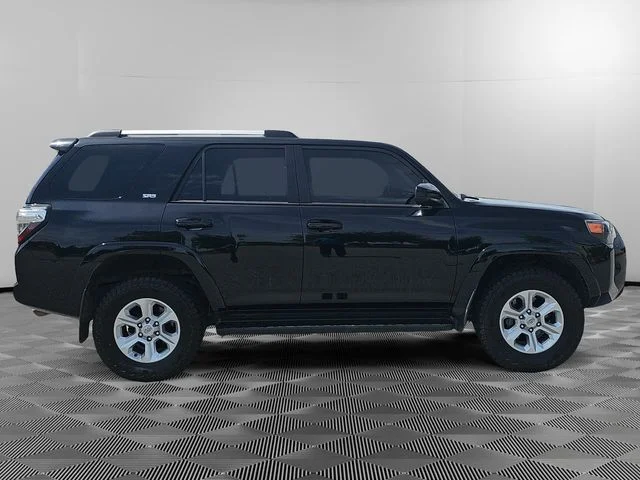 Used 2021 Black Toyota SR5 image 5