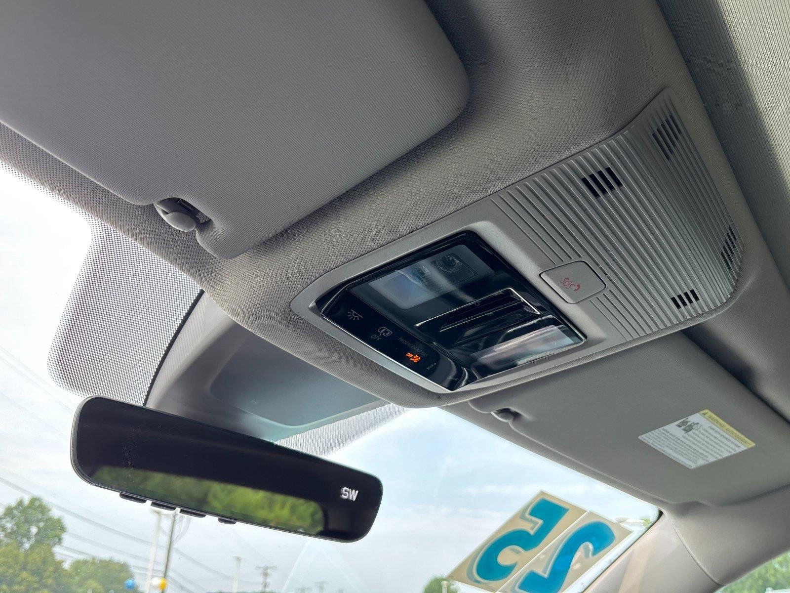 Used 2025  Volkswagen 2.0T Peak Edition 4Motion image 29