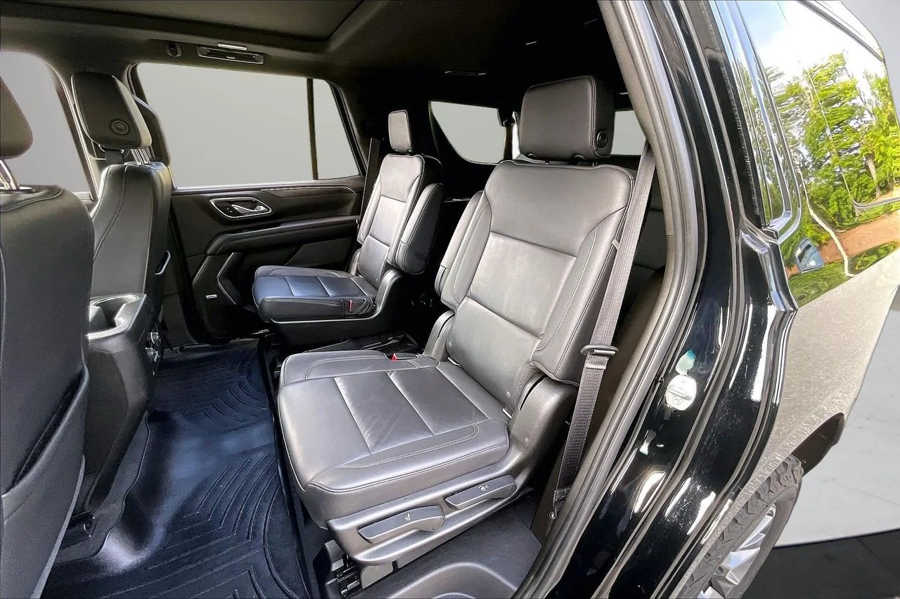 Used 2021 Black Chevrolet Z71 image 22