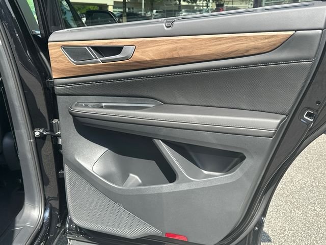 New 2026 Black Volkswagen 2.0T SE w/Technology image 16