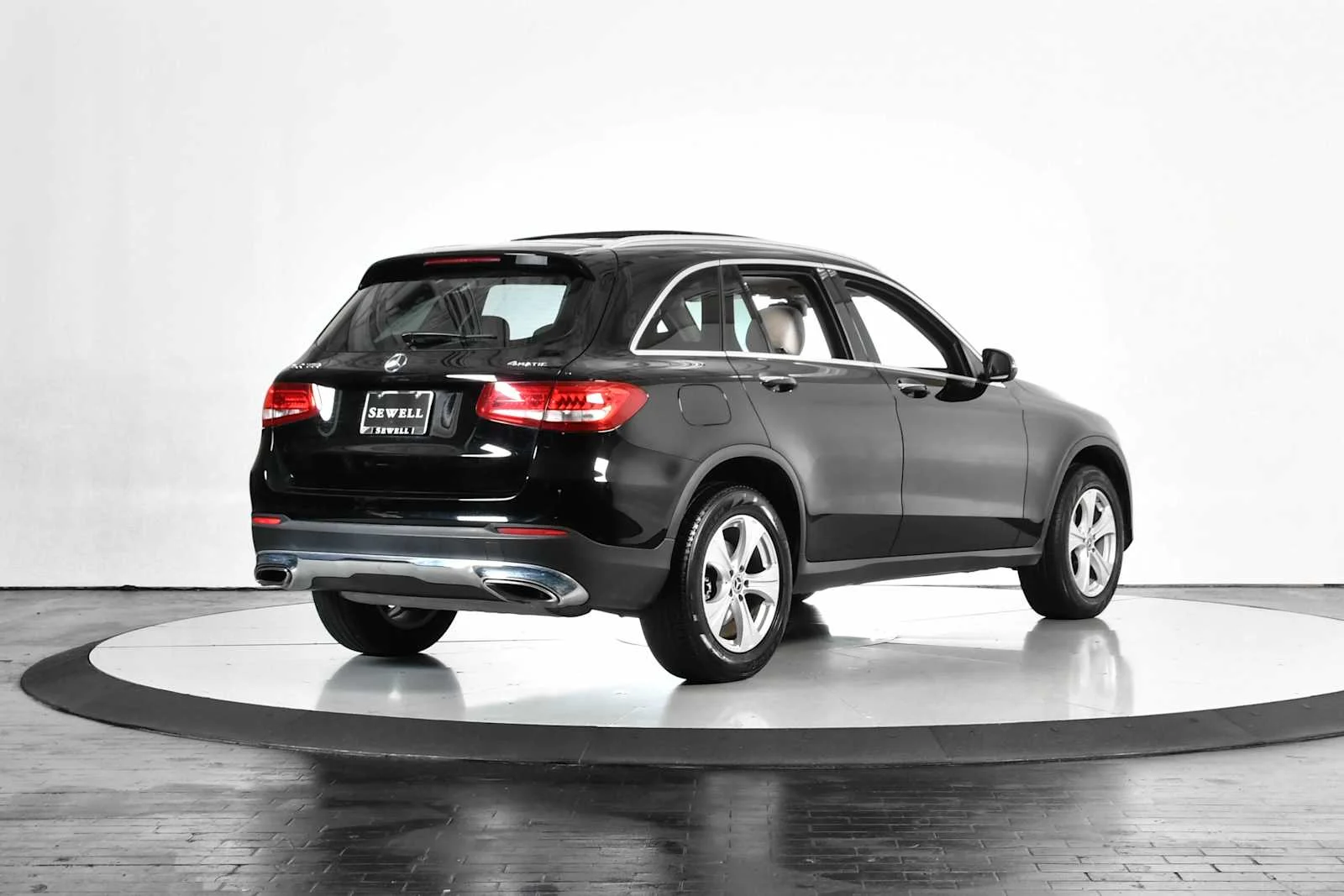 Used 2018 Black Mercedes-Benz GLC 300 image 6
