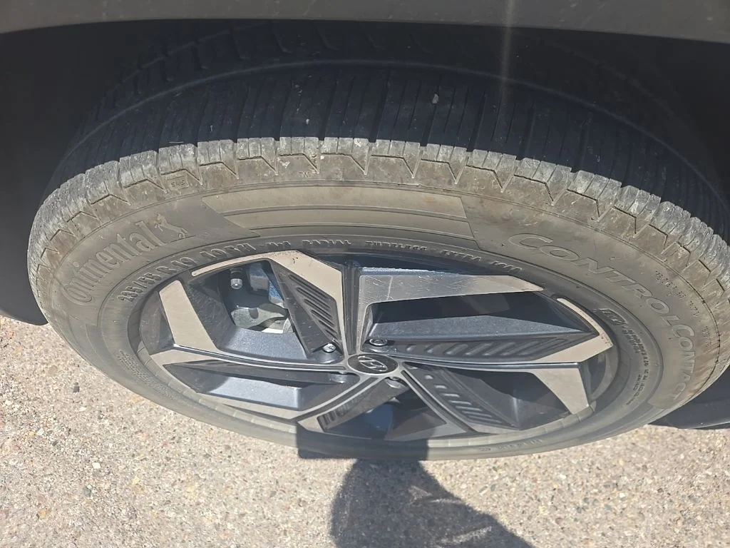 Used 2024 Silver Hyundai SEL image 6