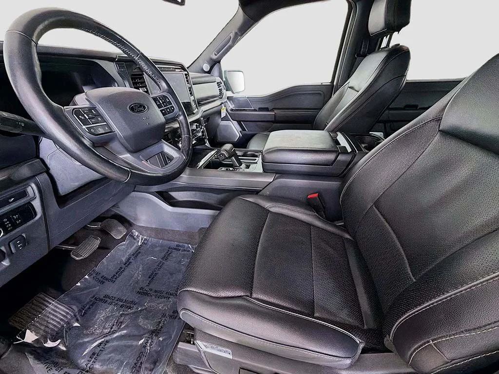 Used 2024 Star White Ford Lariat image 24