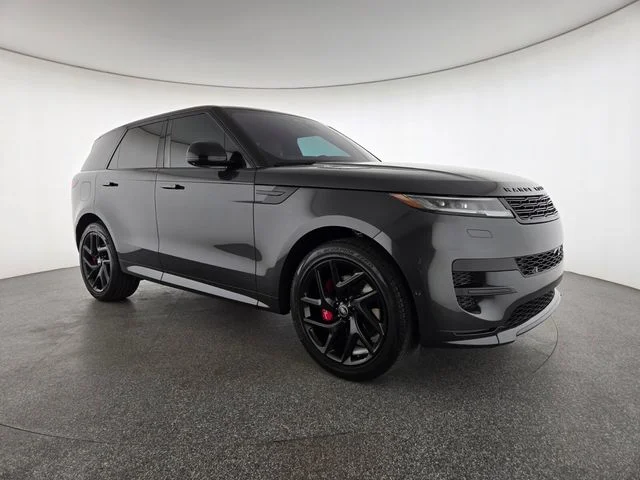 Used 2023 Gray Land Rover SE Dynamic image 15