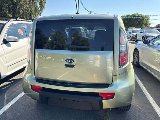 Used 2011 Green Kia Plus image 4