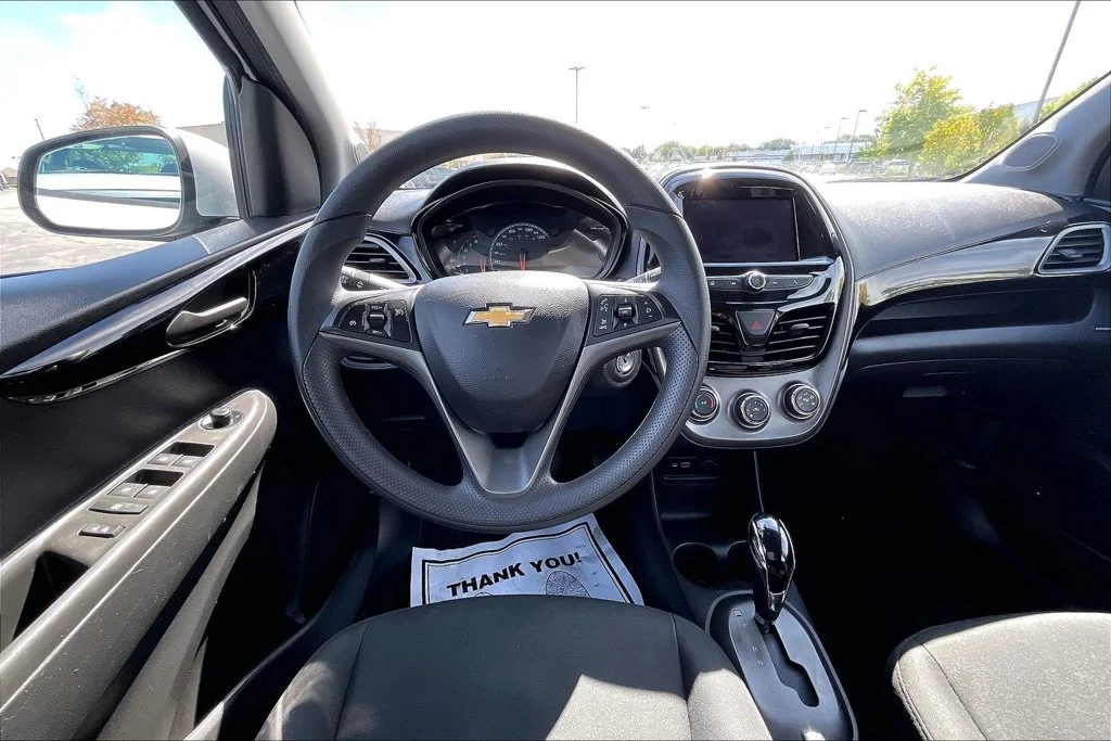 Used 2021 White Chevrolet 1LT image 5