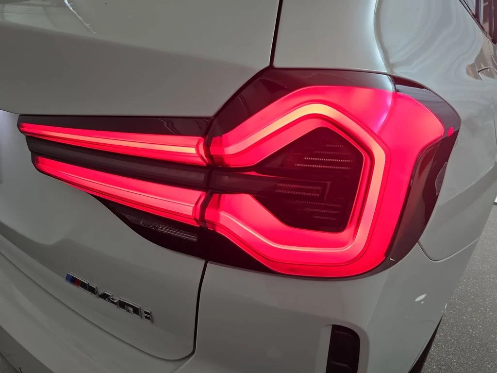 Used 2023 Alpine White BMW M40i image 31
