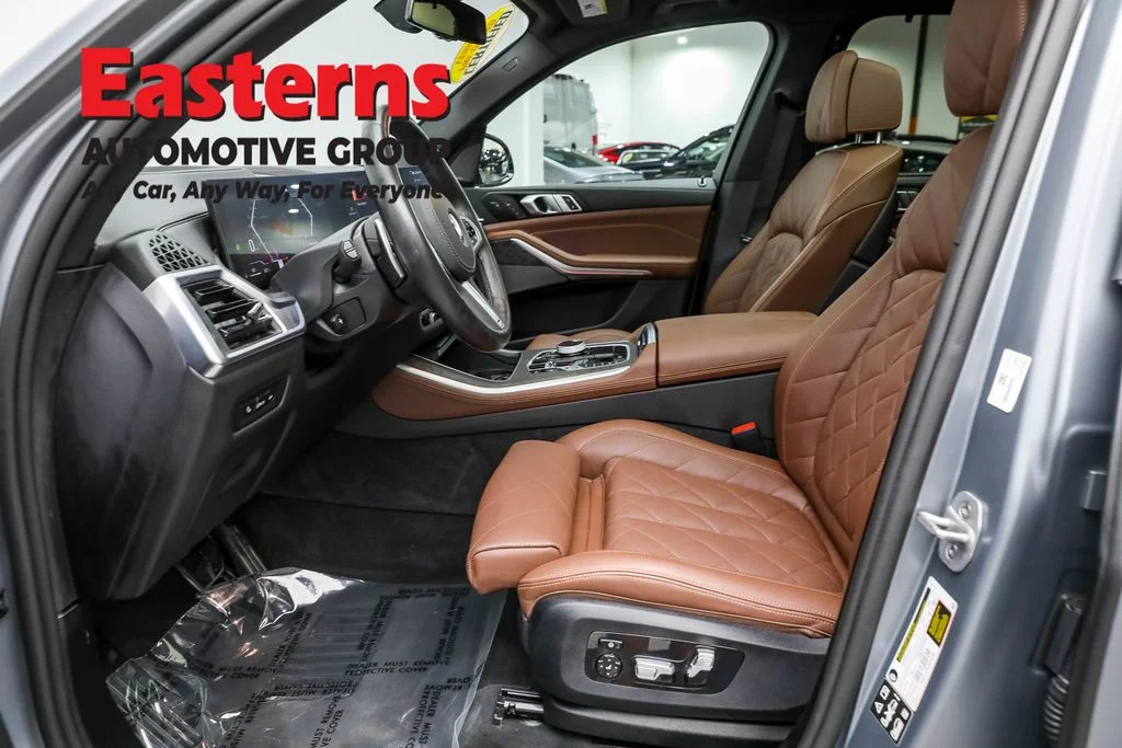 Used 2025 Gray BMW xDrive40i image 13