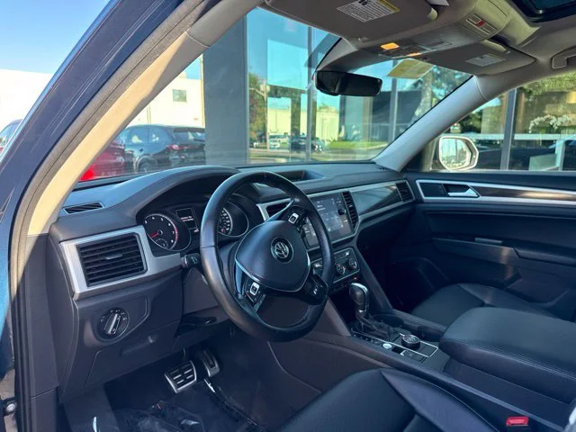 Used 2019 Blue Volkswagen 3.6L V6 SE image 12