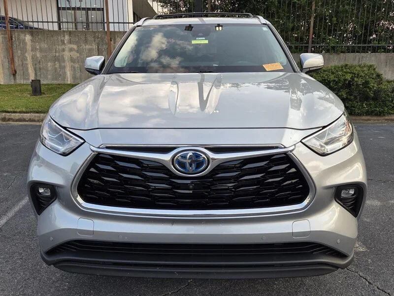 Used 2022 Celestial Silver Metallic TOYOTA LIMITED image 7