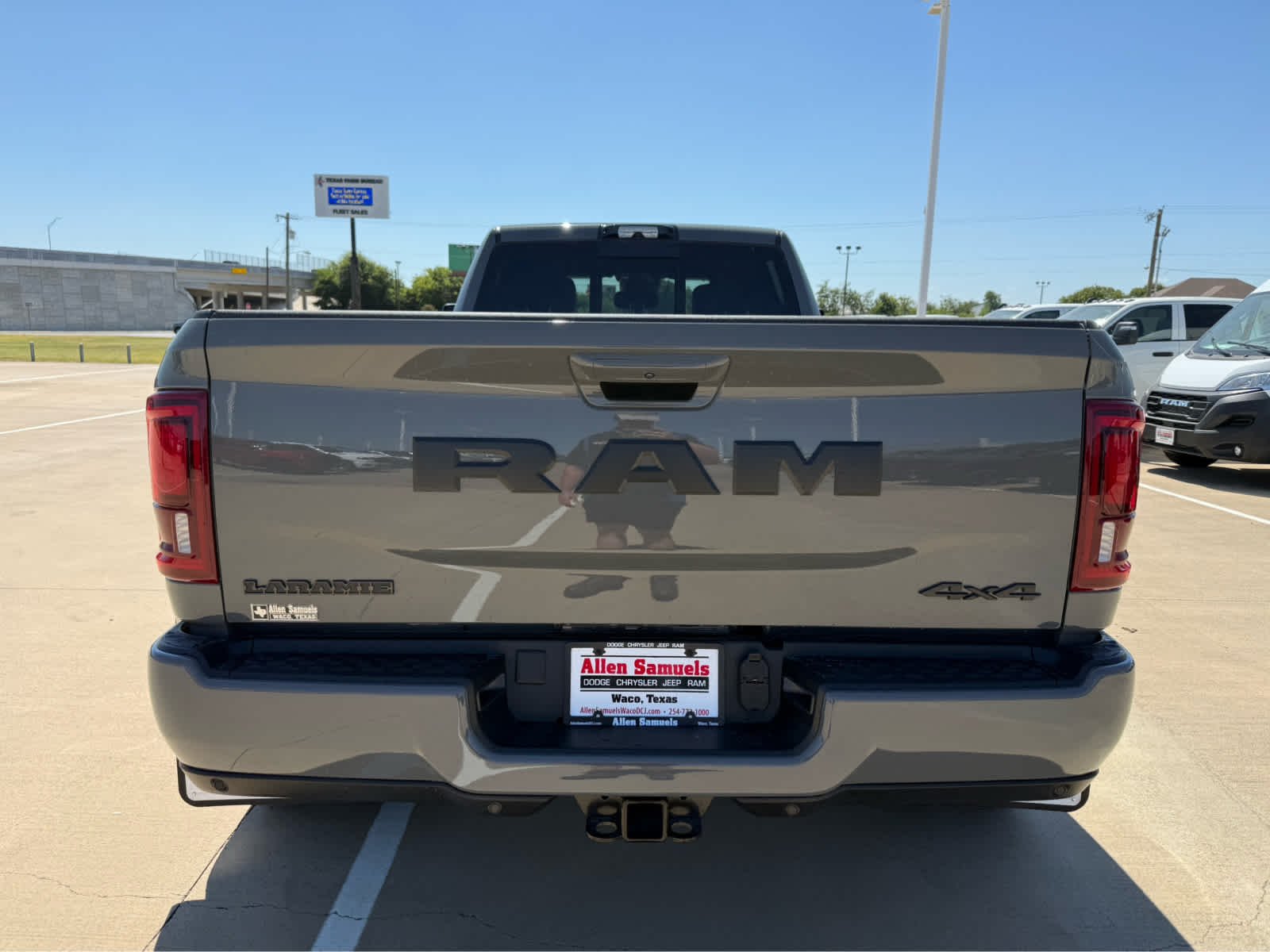 New 2026 Ceramic Gray Clear-Coat Exterior Paint RAM Laramie image 7