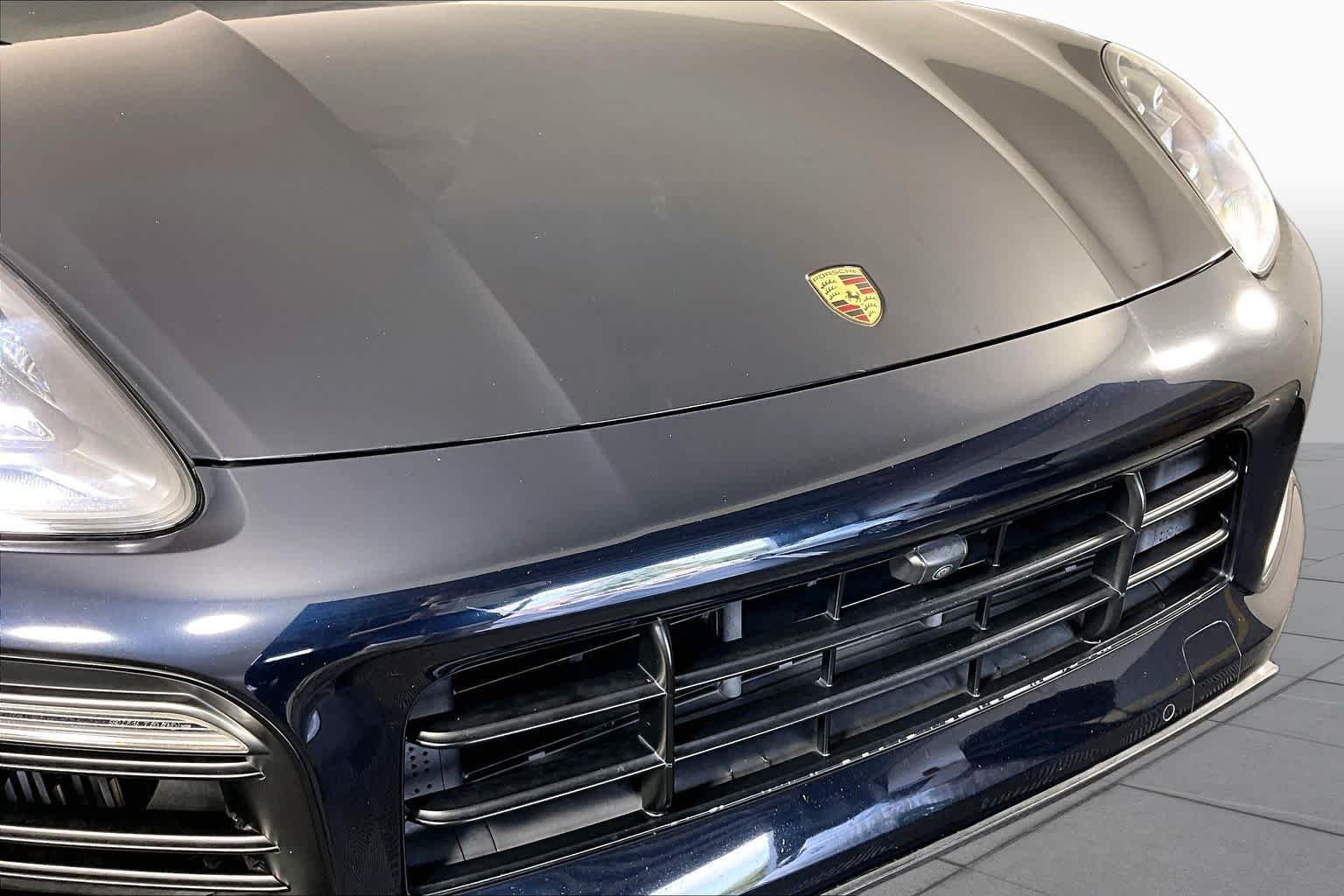 Used 2020 Moonlight Blue Metallic Porsche  image 28