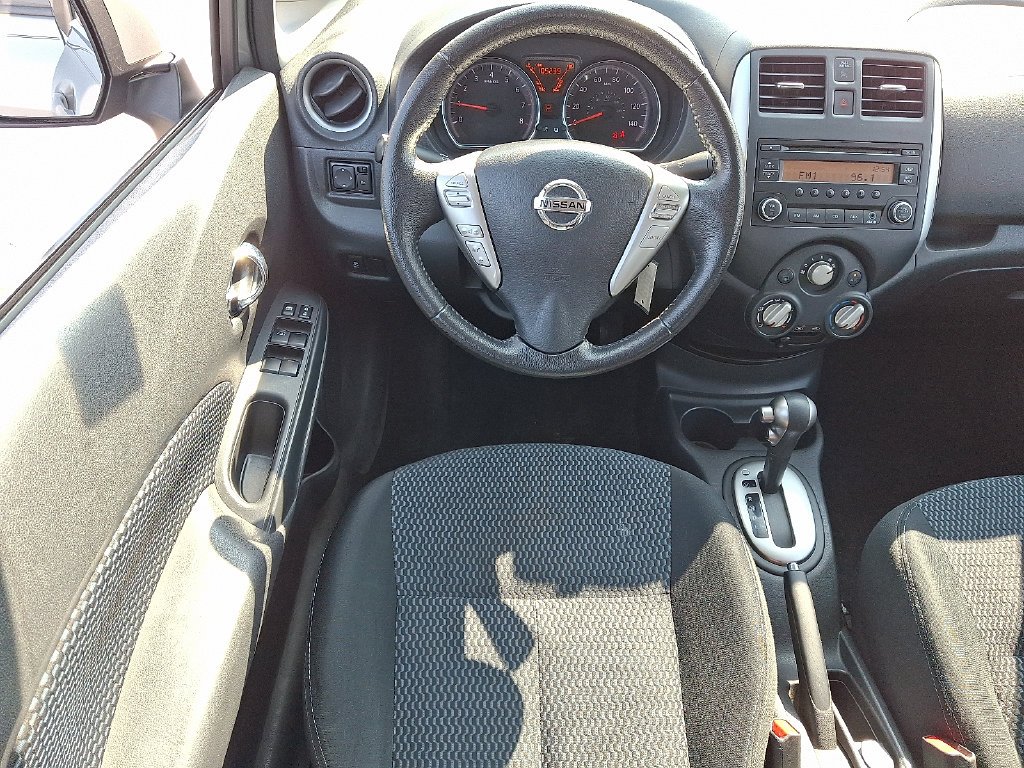 Used 2014 Gray Nissan SV image 12