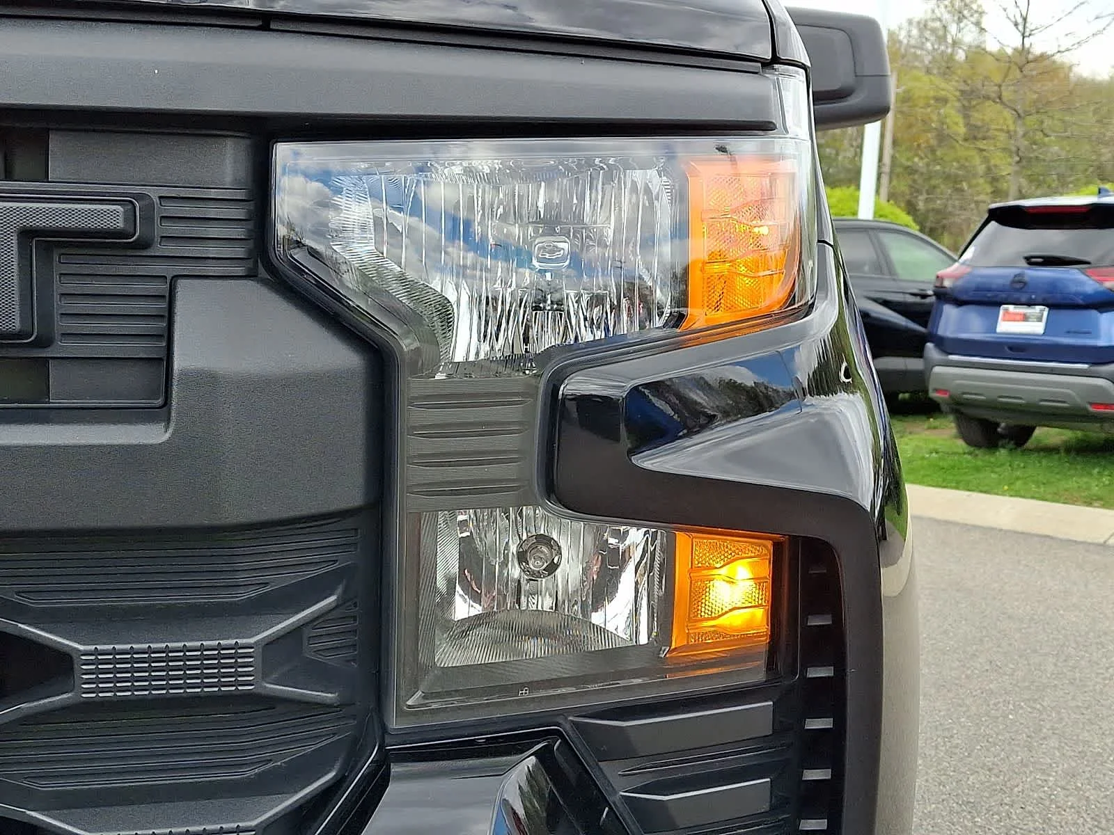 Used 2023 Black Chevrolet Custom image 10