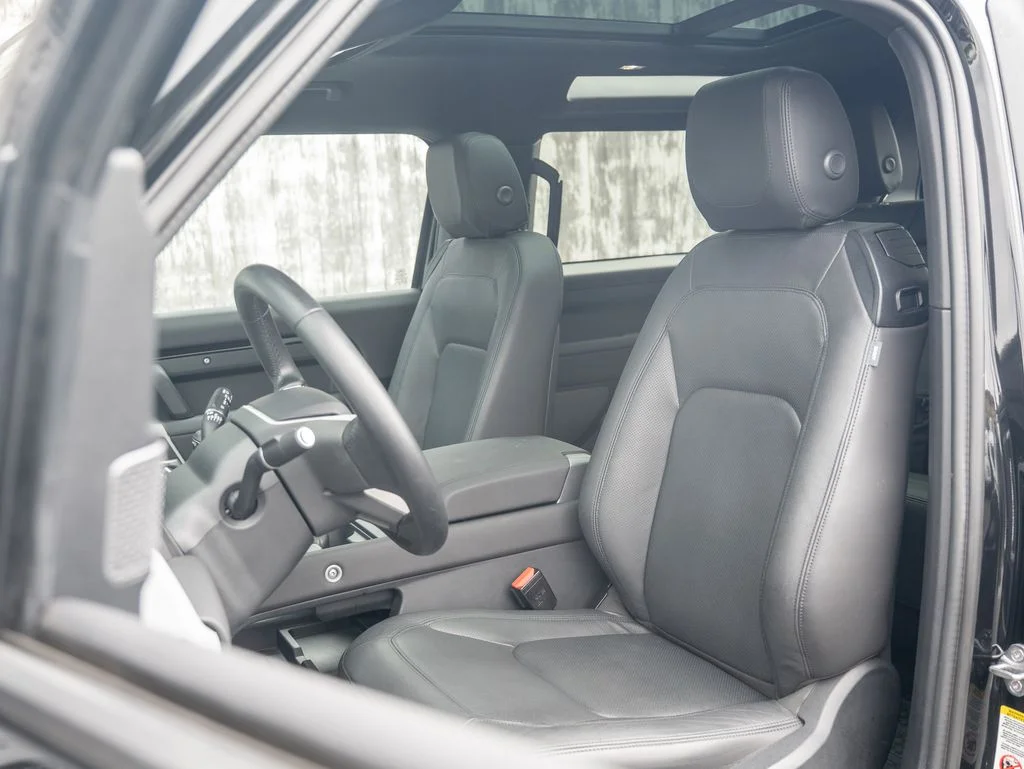 Used 2024  Land Rover S image 20