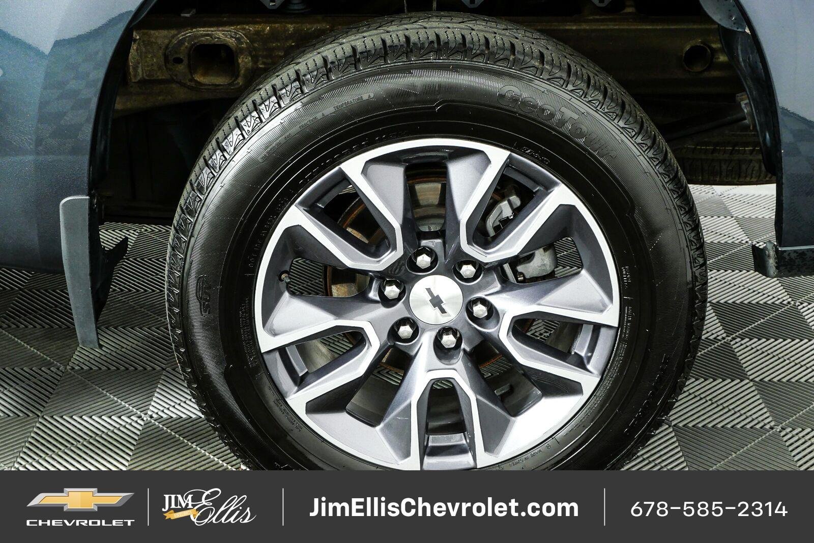Used 2022 SHADOW GRAY METALLIC Chevrolet Custom image 32