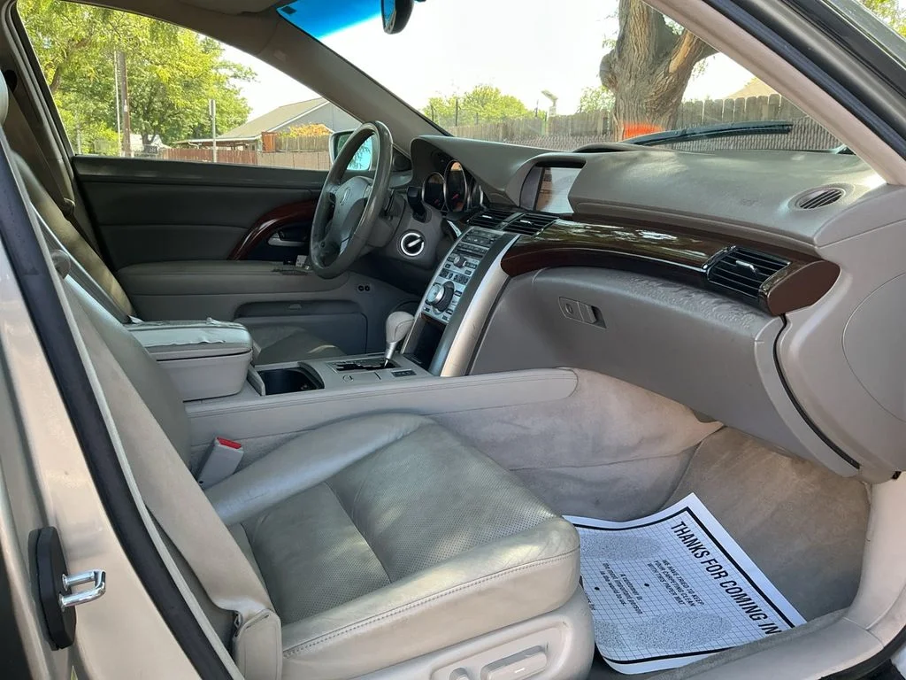 Used 2008 Silver Acura 3.5 image 26
