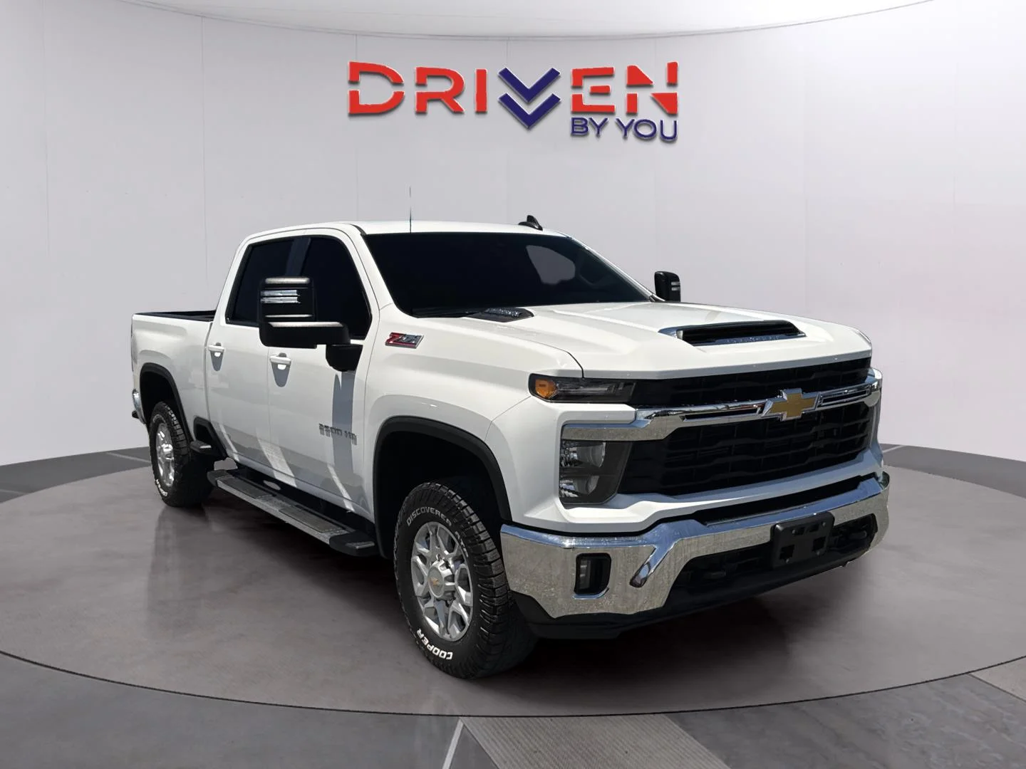 Used 2025 Summit White Chevrolet LT image 7