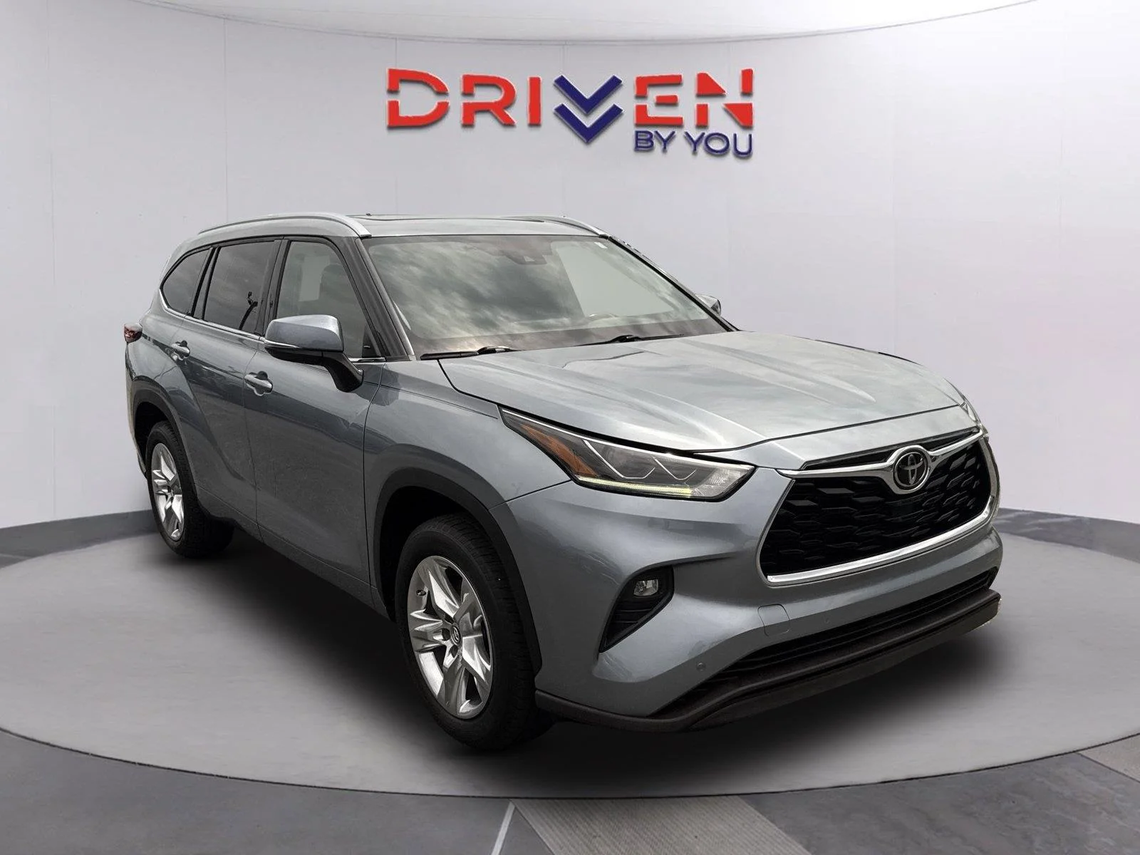 Used 2021 Moondust Toyota Limited image 1