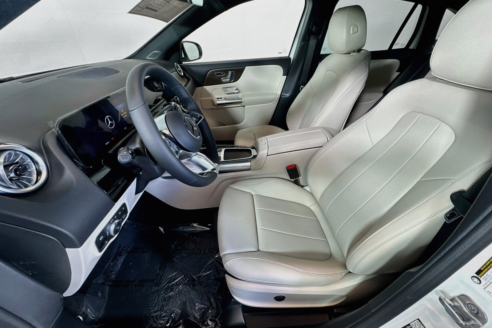 New 2026 Polar White Mercedes-Benz GLA 250 image 18