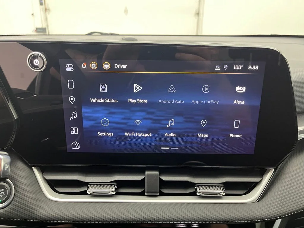 Used 2025 Green Chevrolet LT image 5
