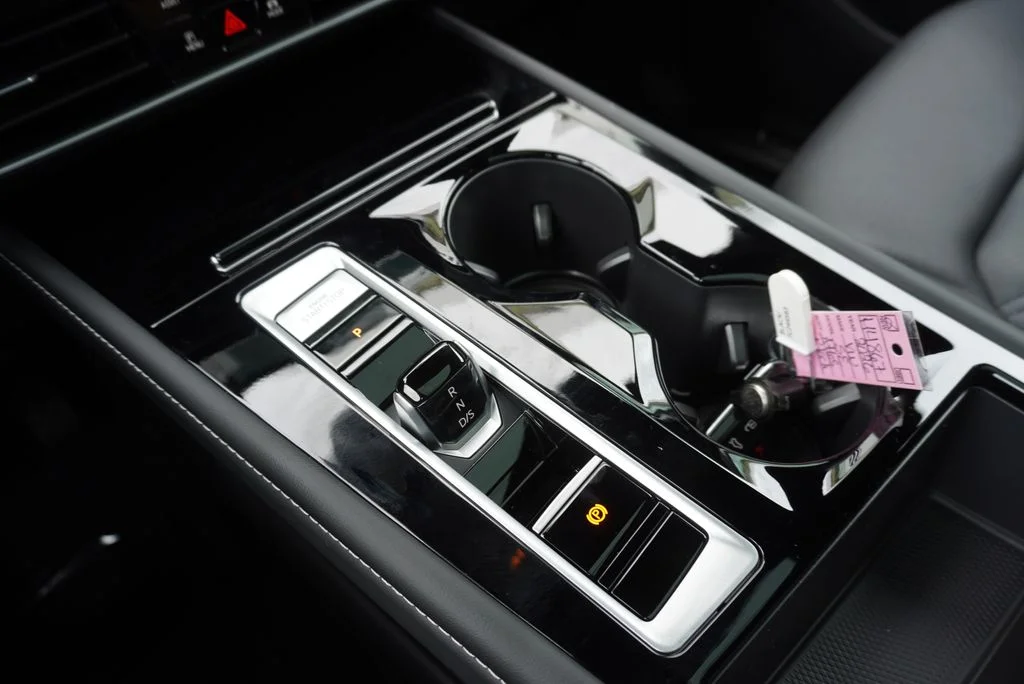 New 2026 Black Volkswagen SE w/Technology image 19
