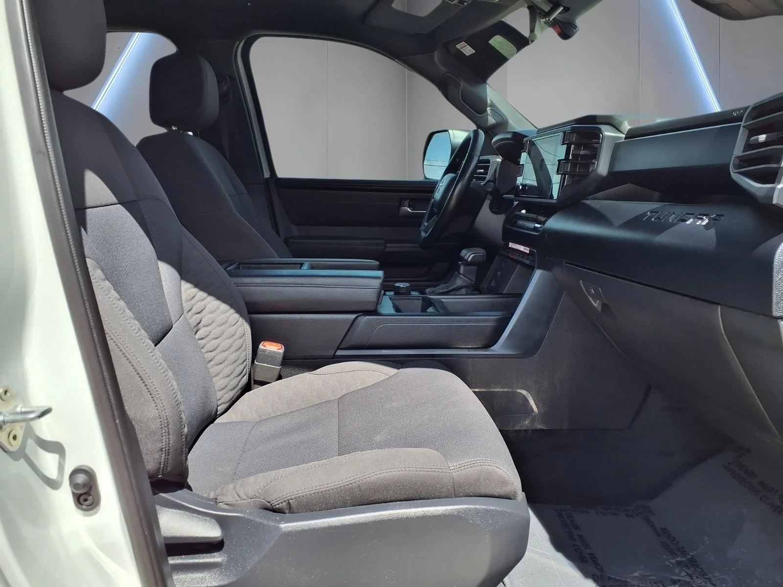 Used 2025 White Toyota SR5 image 14