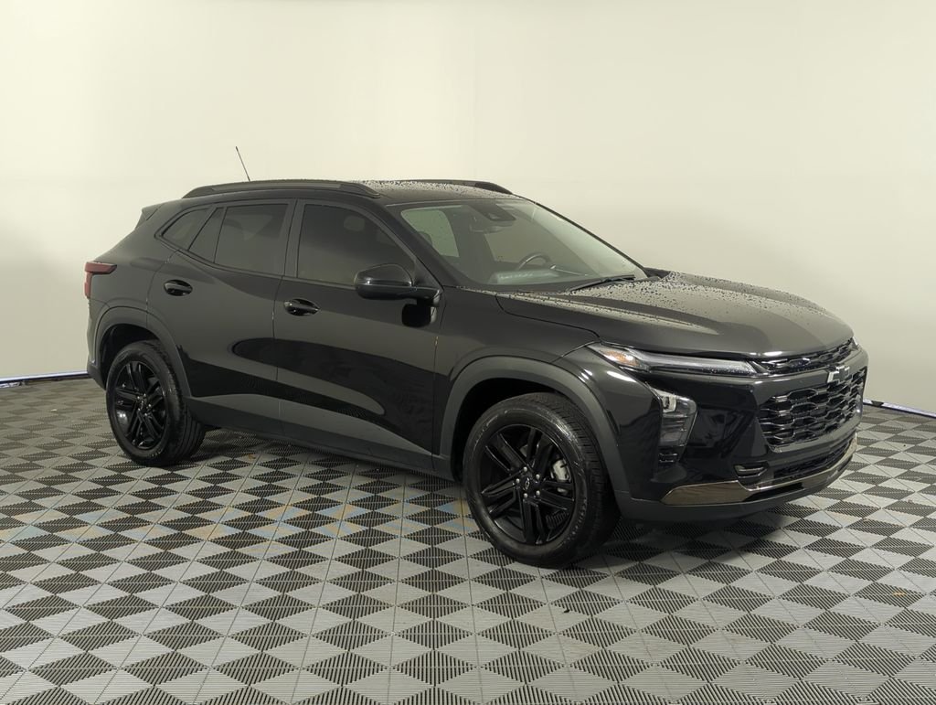 Used 2025 Black Chevrolet ACTIV image 9