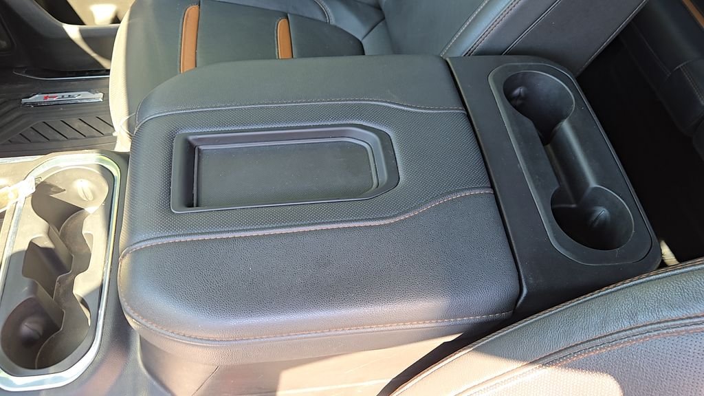 Used 2022 White GMC AT4 image 15