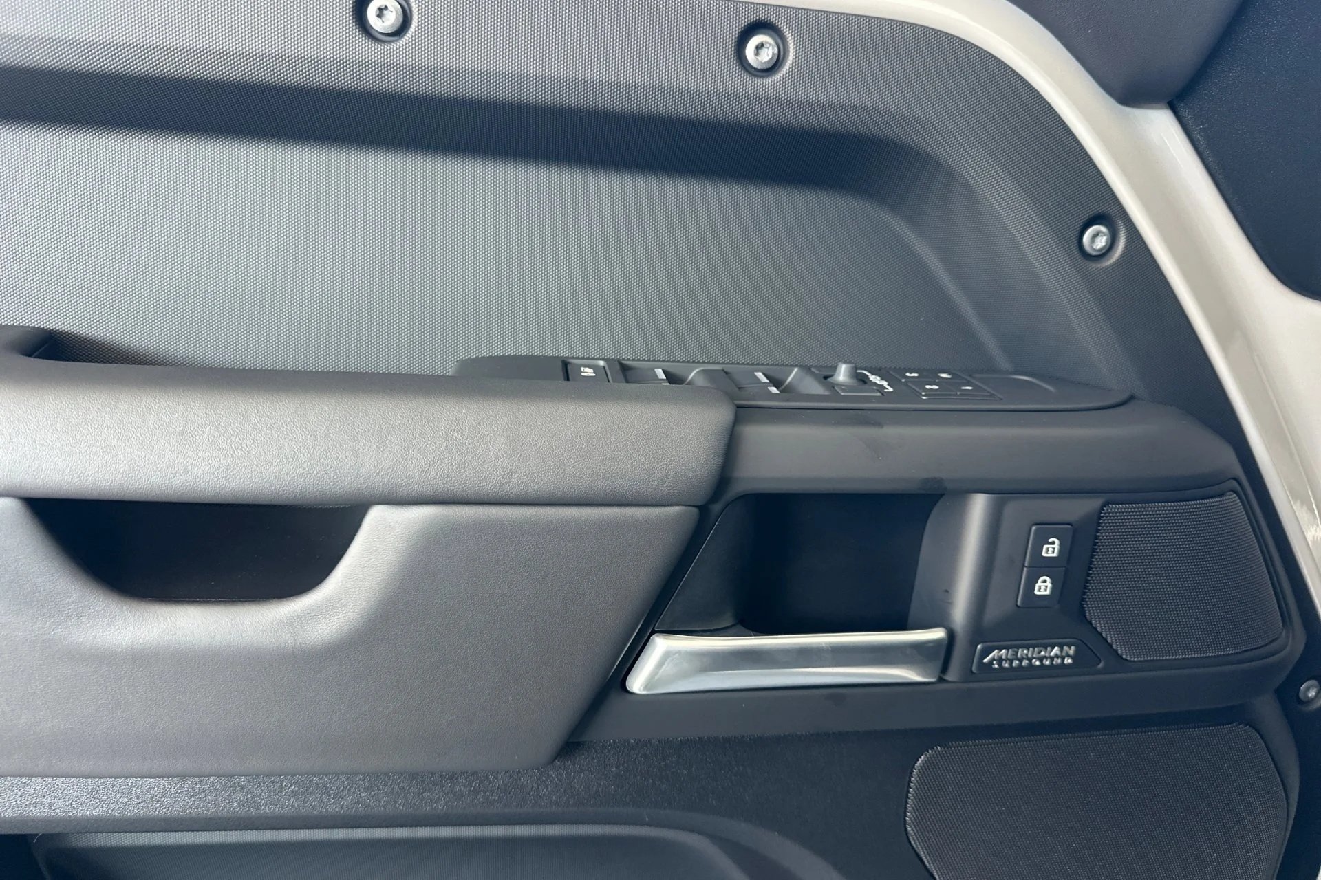 New 2026 BORASCO GREY Land Rover X-Dynamic SE image 14