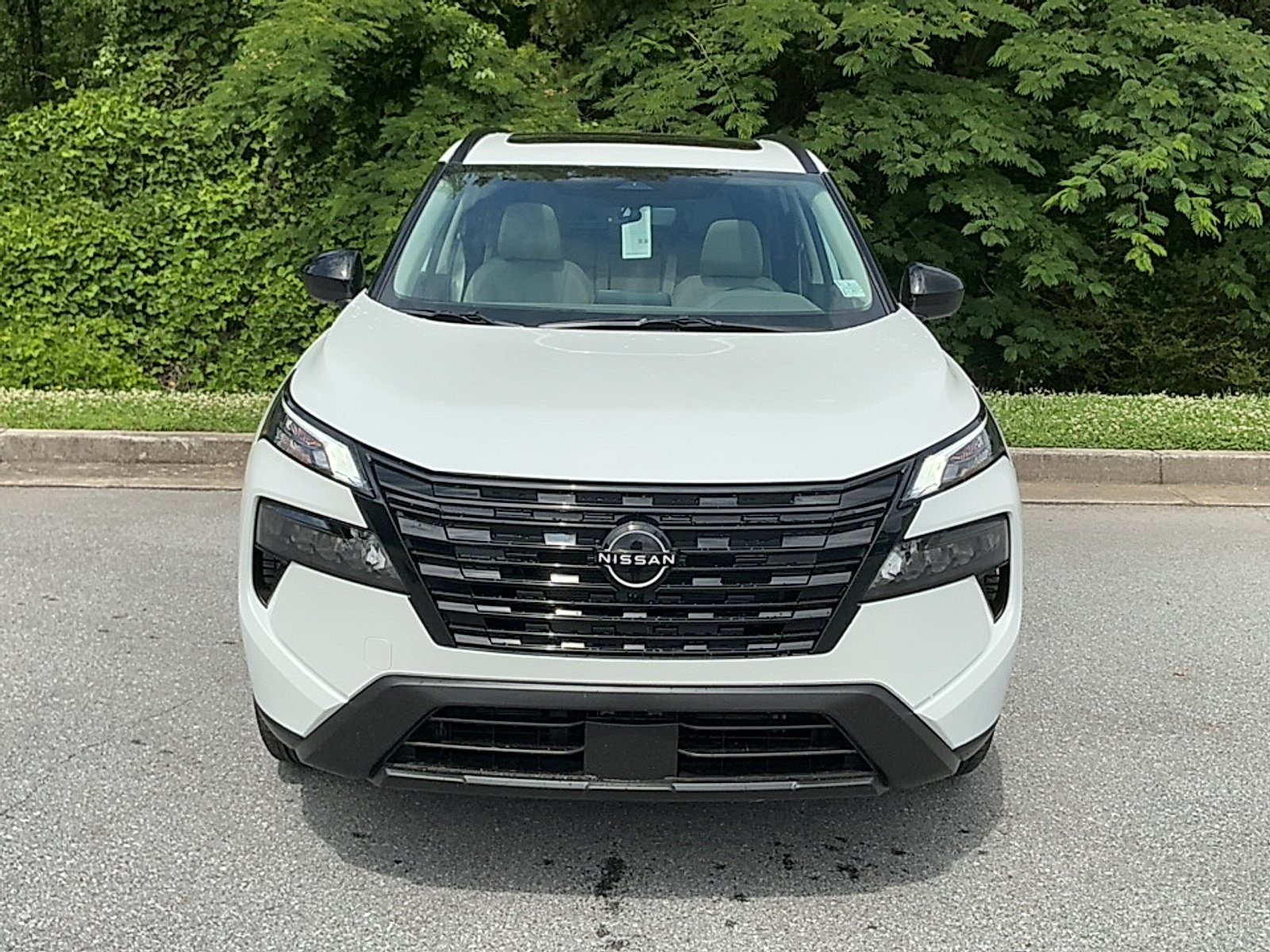 New 2026 Everest White Pearl Tricoat Nissan Dark Armor image 17