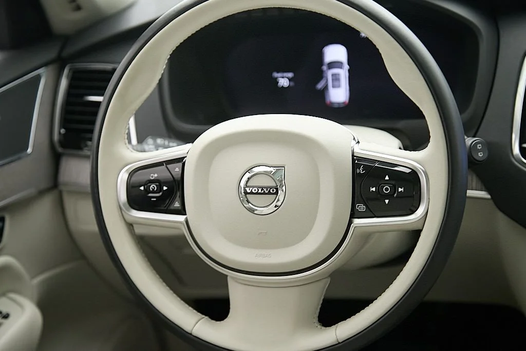 Certified Used 2024 Onyx Black Volvo Plus image 28