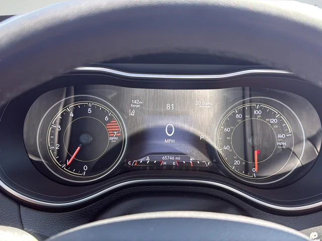 Used 2023 Black Jeep Altitude image 19