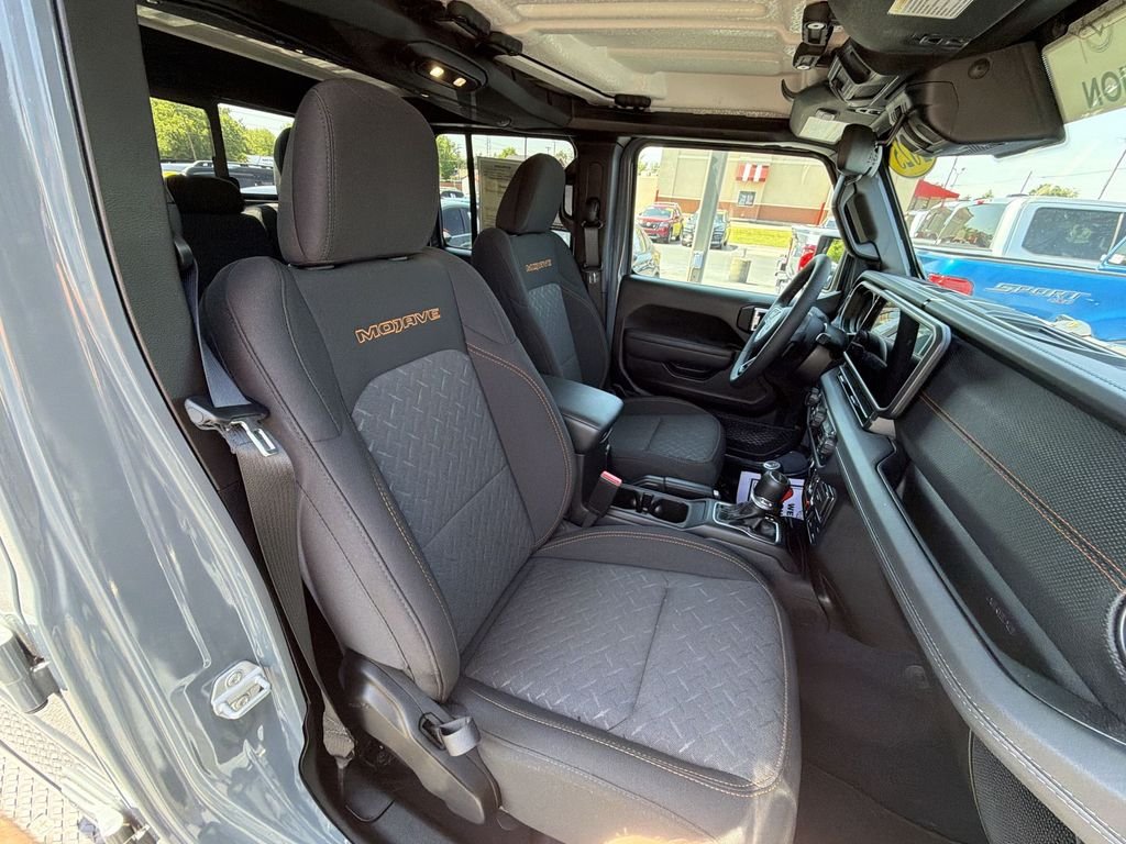 2025 Jeep Gladiator Mojave - Photo 29