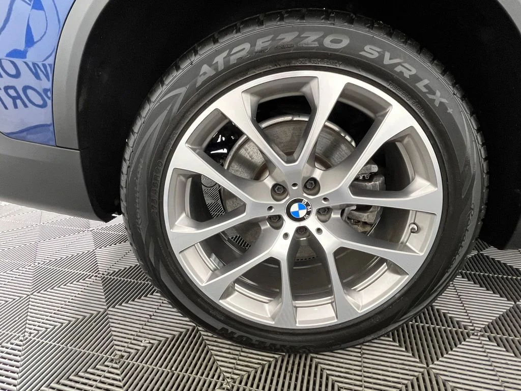 Used 2022 Blue Metallic BMW xDrive40i image 13