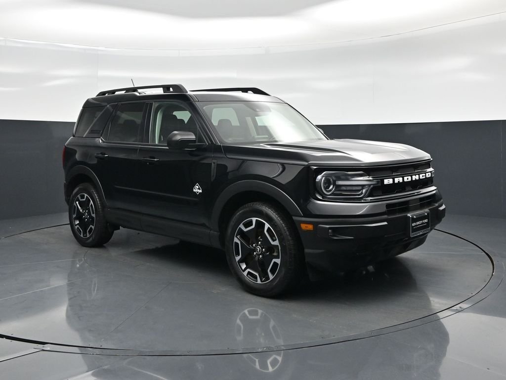 Used 2023 Black Ford Outer Banks image 53