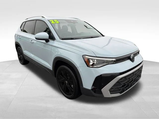 2025 Volkswagen Taos 1.5T SE's photo