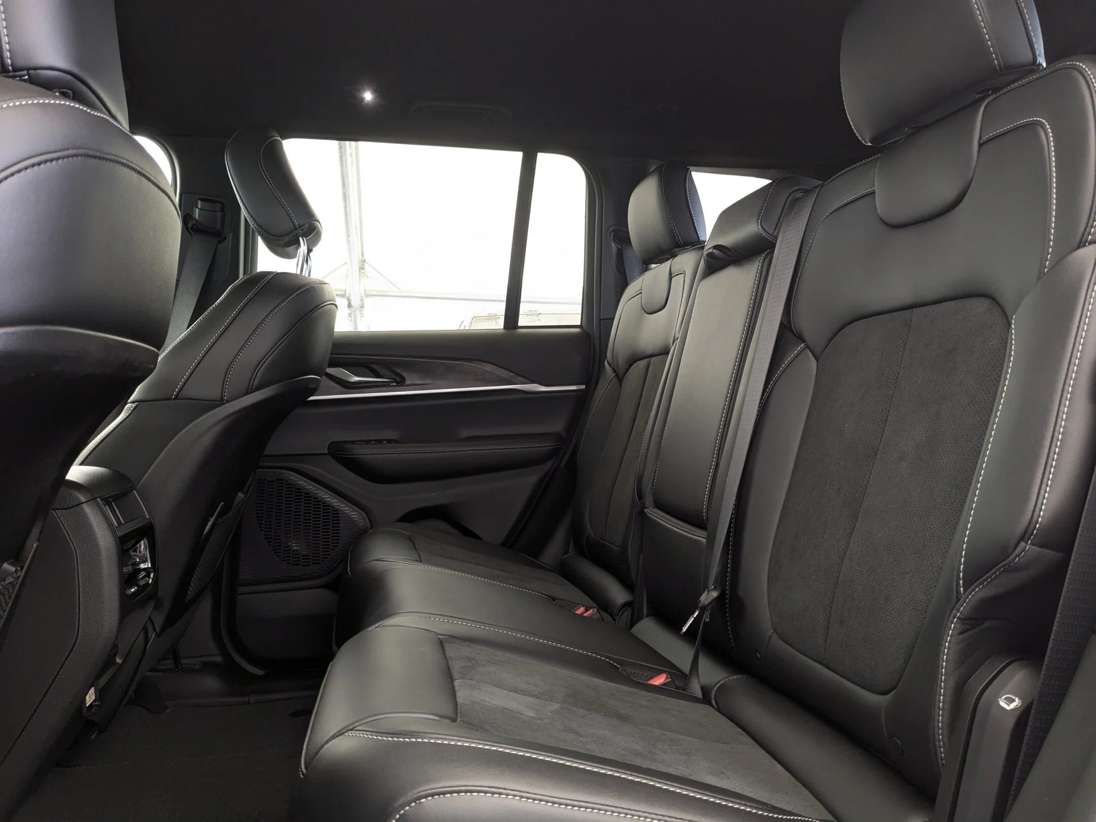 New 2026 White Jeep Altitude - - 4x4 - 20 Gloss Black Wheels - Remote Start - Capri Leatherette & More! image 28