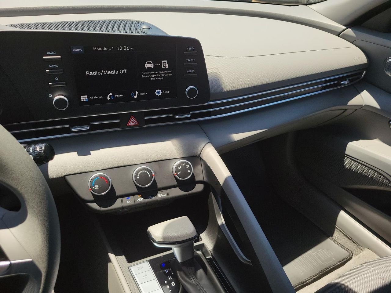 New 2026 Amazon Gray Hyundai SE image 15