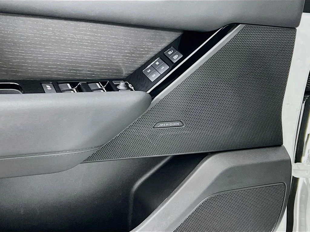 Certified Used 2026 Fuji White Land Rover S image 19