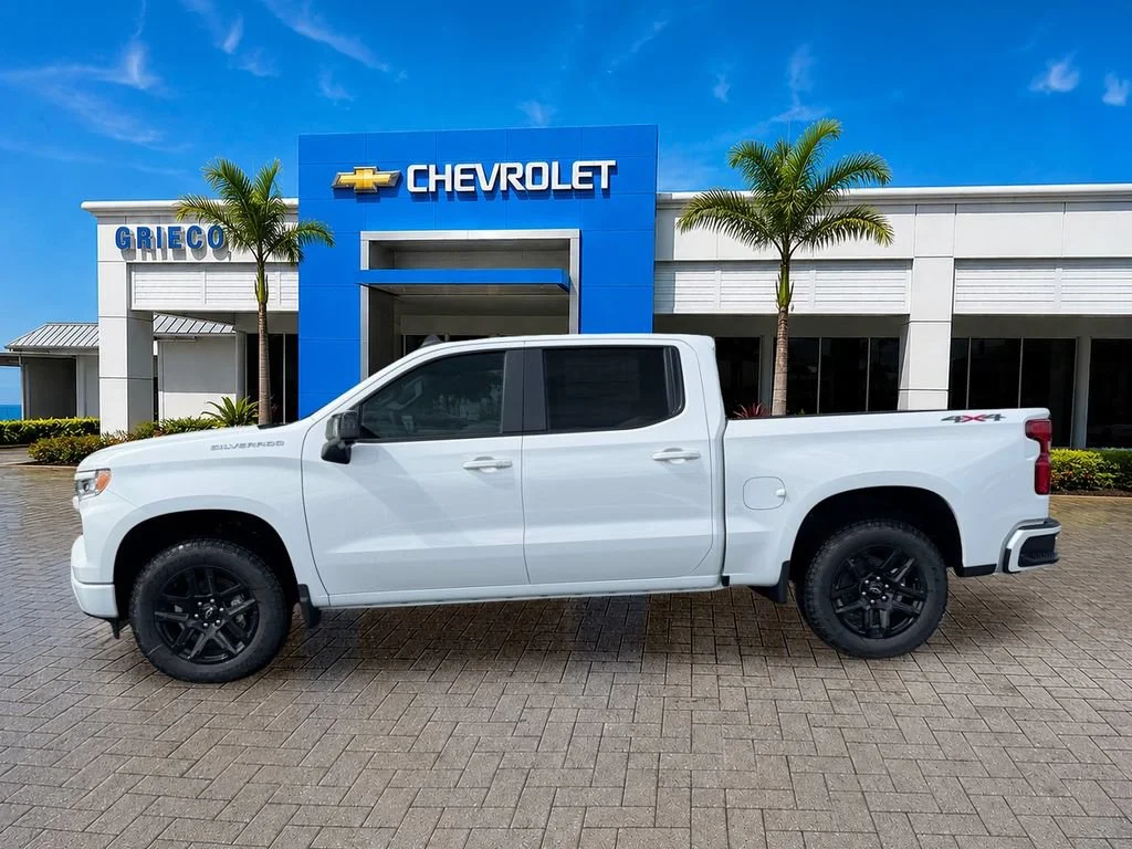 New 2026 Summit White Chevrolet RST image 4