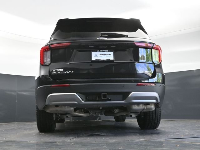 Used 2025 Black Metallic Ford Platinum image 38