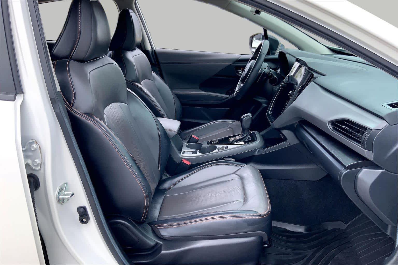 Used 2024 Crystal White Pearl Subaru Limited image 9