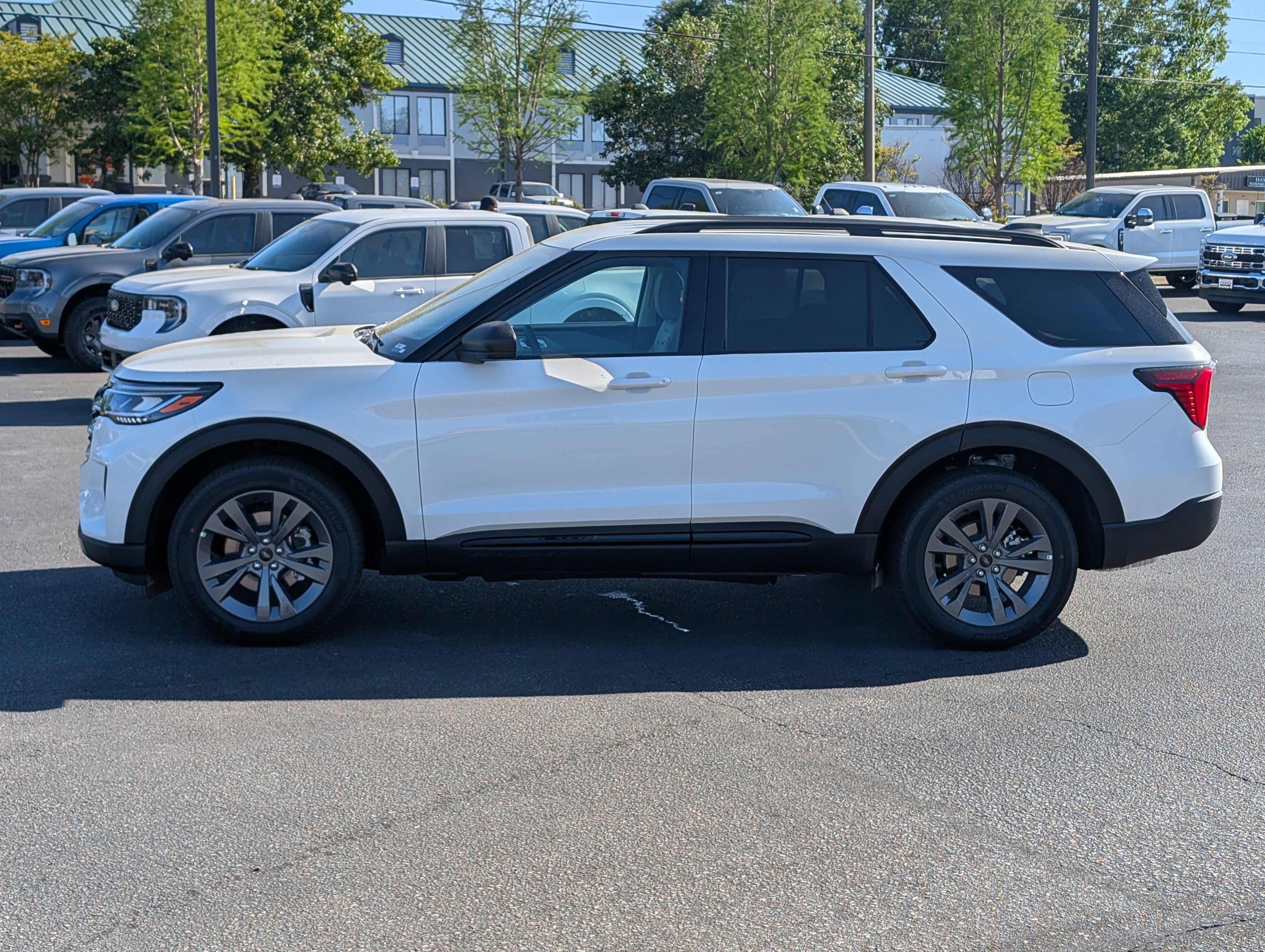 New 2026 Star White Metallic Tri-Coat FORD Active image 14